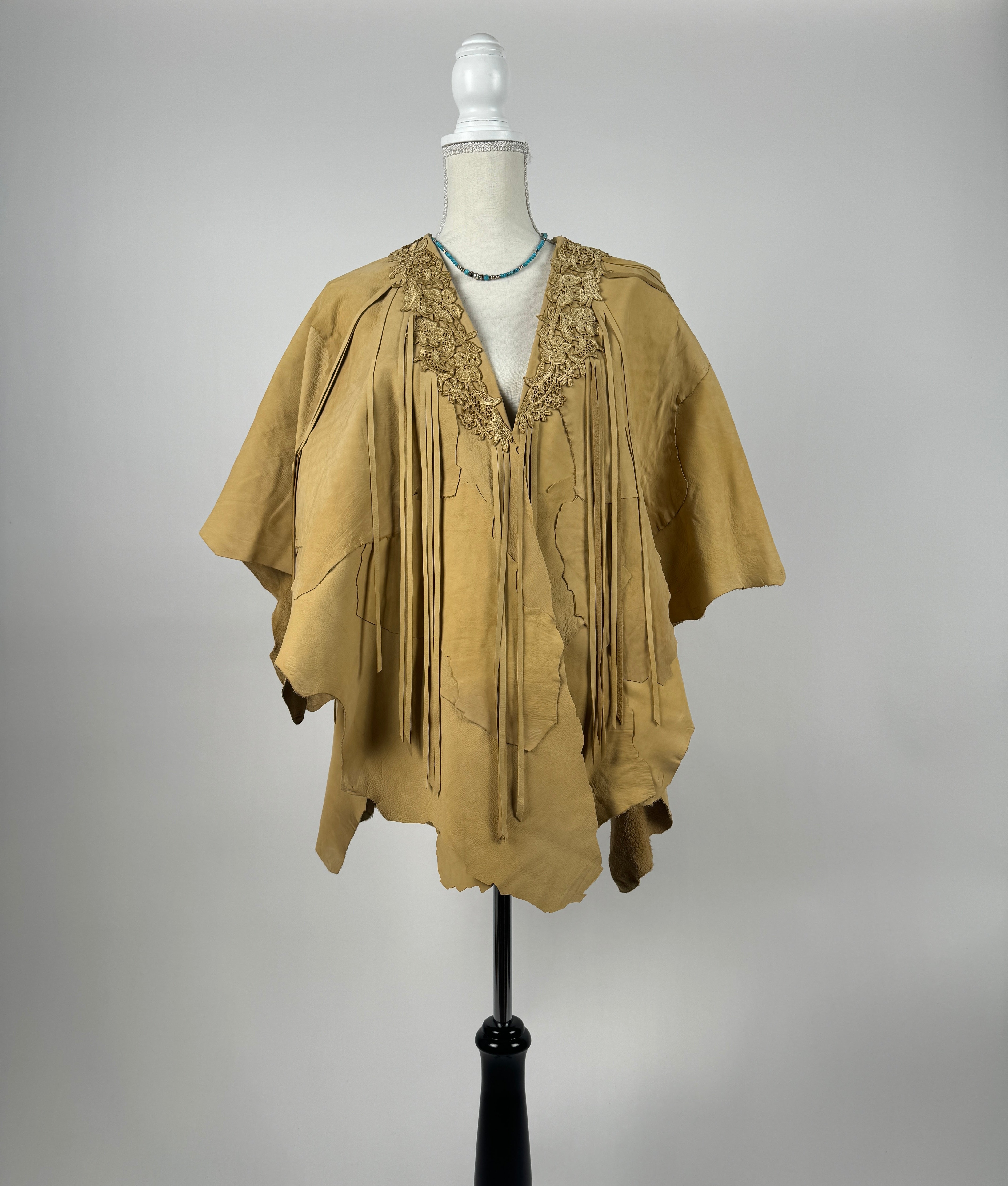 Lace Applique Mid-Length Shoulder Cape