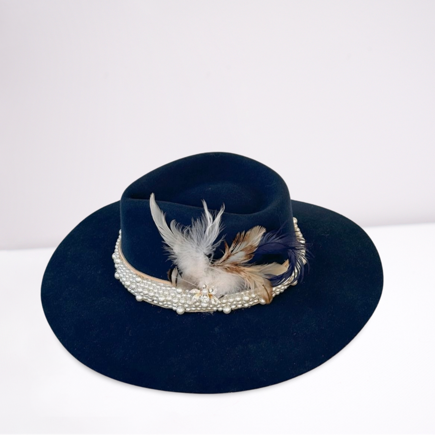 Twister Pearl Band Feather Rancher Hat