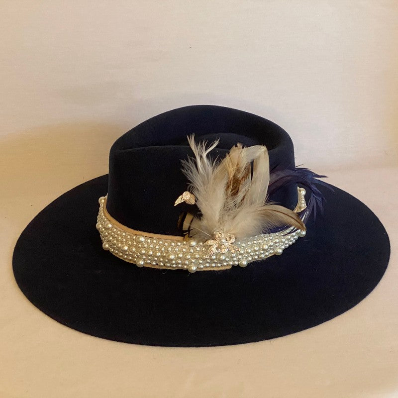 Load image into Gallery viewer, Graceful Elegance - Twister® Fashion Rancher Hat With Pearl Band And Feathers-Animo Hat Company