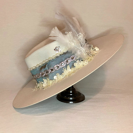 Load image into Gallery viewer, VAQUERA COUTURE ONE &amp;amp; ONLY - WHITE-Animo Hat Company